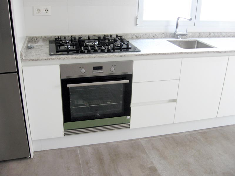 Muebles de cocina de madera. Carpintería ebanisteria Salvador Diaz e hijos.