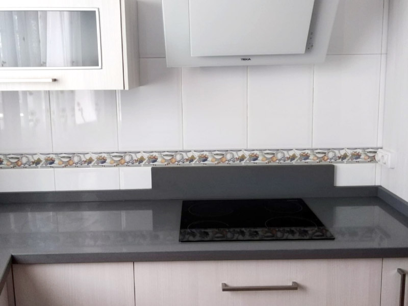 Cocina en forma de L de color beige
