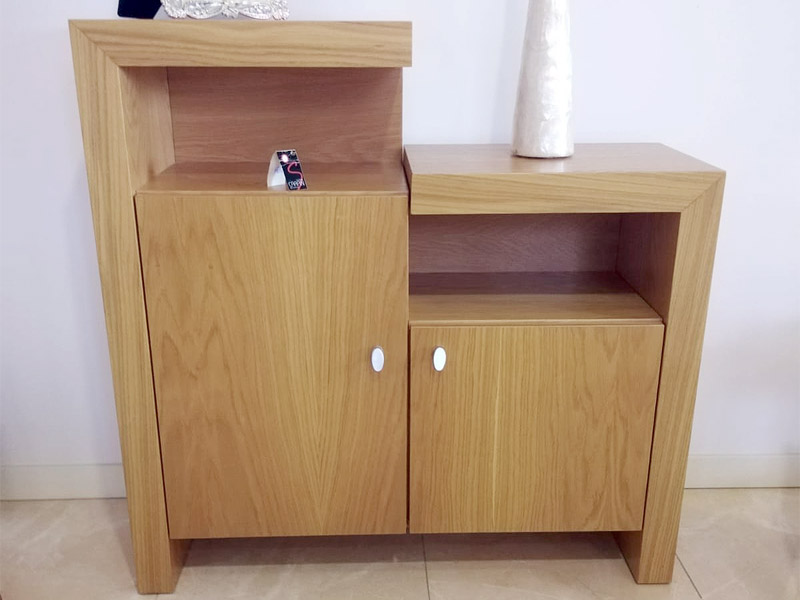 Mueble recibidor de estilo futurista