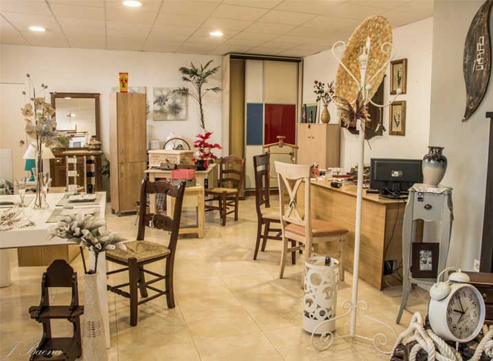 Tienda y sala de exposición
